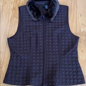 🙂4/$20 CLEARANCE! Women’s Zip Up New Direction Vest